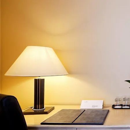 오퇴유 투어 에펠 4*