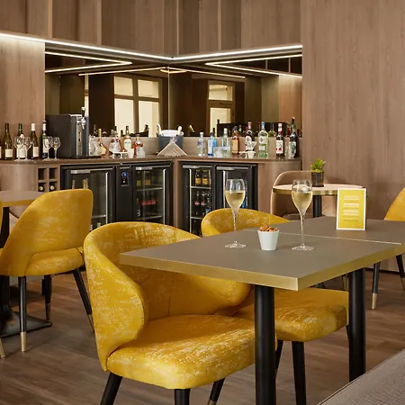Auteuil Tour Eiffel Hotel 4*