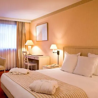 Hotel Auteuil Tour Eiffel 4*