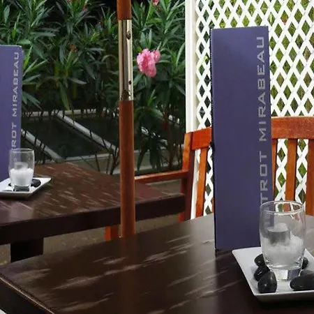 Hotel Auteuil Tour Eiffel 4*