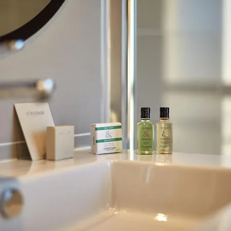 Hotel Auteuil Tour Eiffel 4*