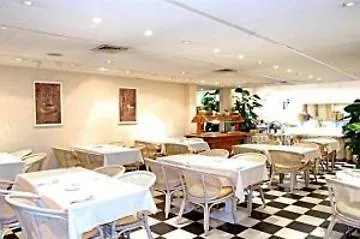 奥特易图尔埃菲尔酒店 4*