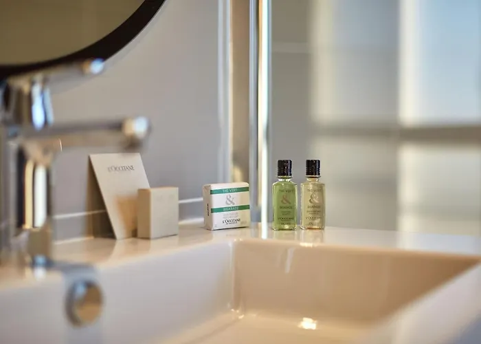 Hotel Auteuil Tour Eiffel 4*