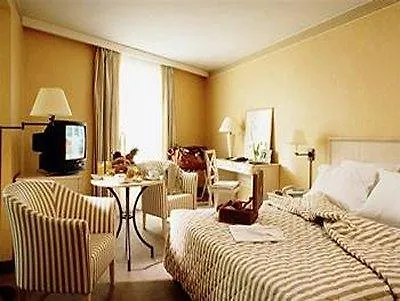 Auteuil Tour Eiffel Hotel