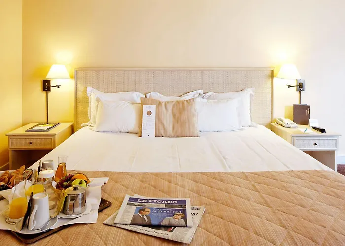 Auteuil Tour Eiffel Hotel