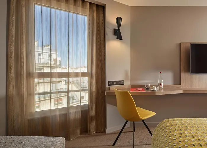 Auteuil Tour Eiffel Hotel 4*