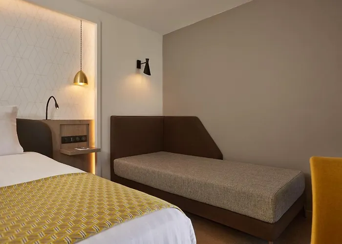 Auteuil Tour Eiffel Paris